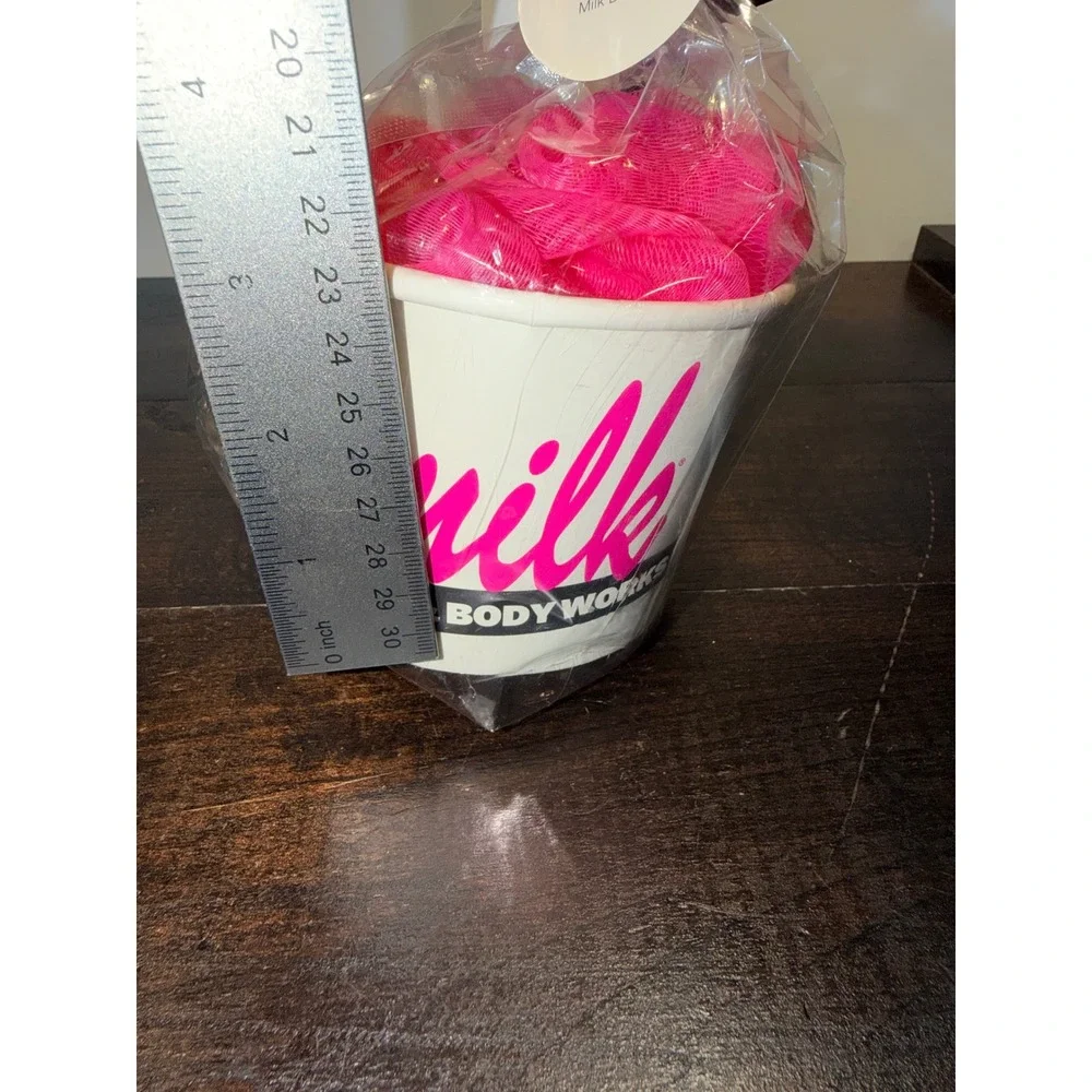 Bath‎ & Body Works Milk Bar Gift Set Pink Loofah & Wristband in Branded Tub New